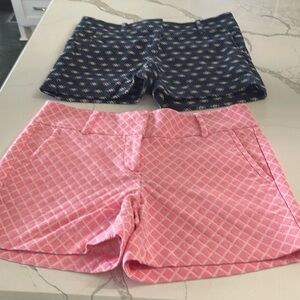 Set of 2 Ann Taylor size 4 Wonens Shorts. Excellent used condition.